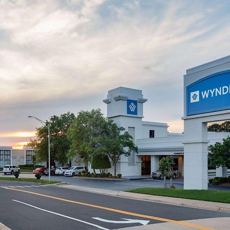 Wyndham Riverfront Hotel Little Rock Esterno foto