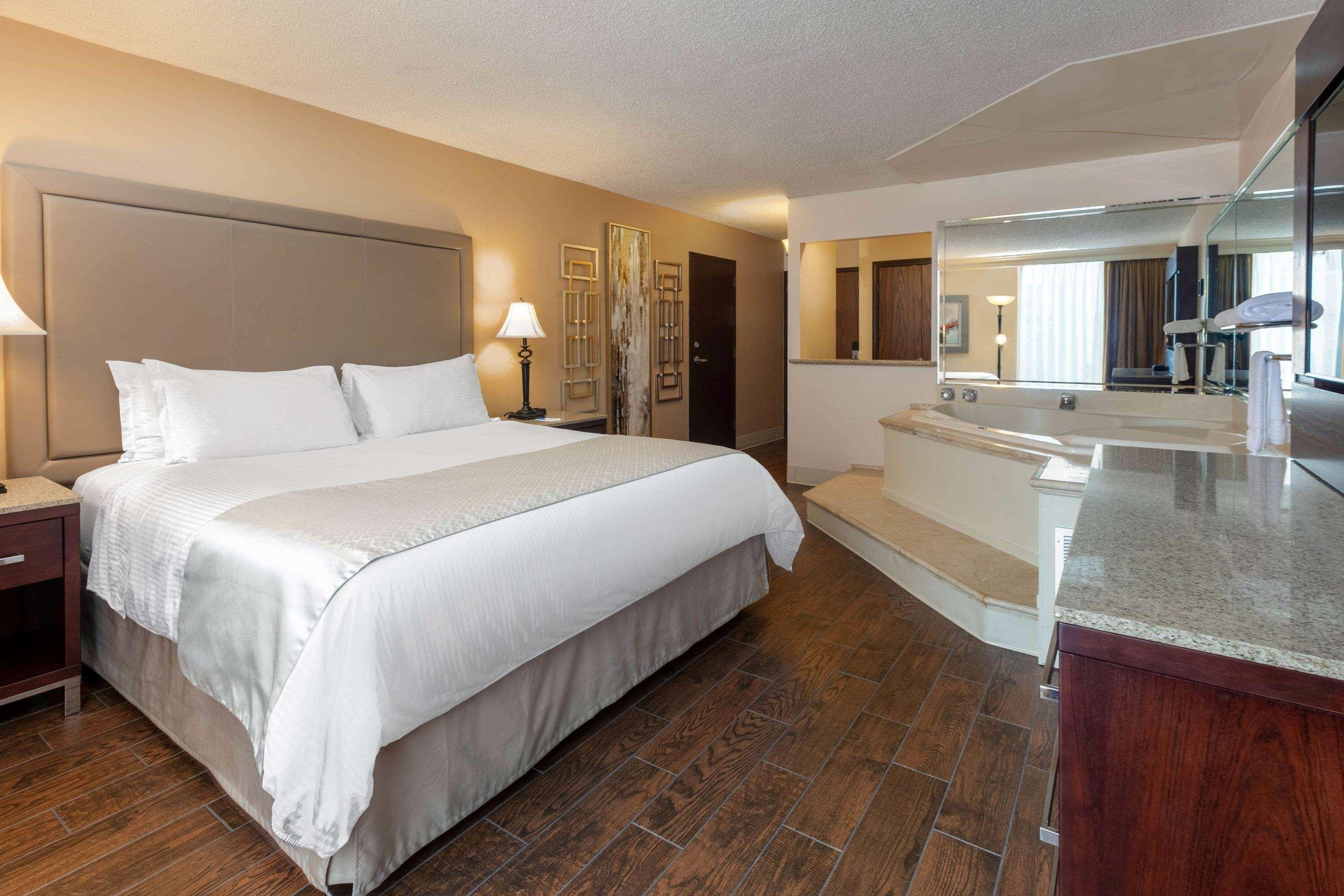 Wyndham Riverfront Hotel Little Rock Esterno foto