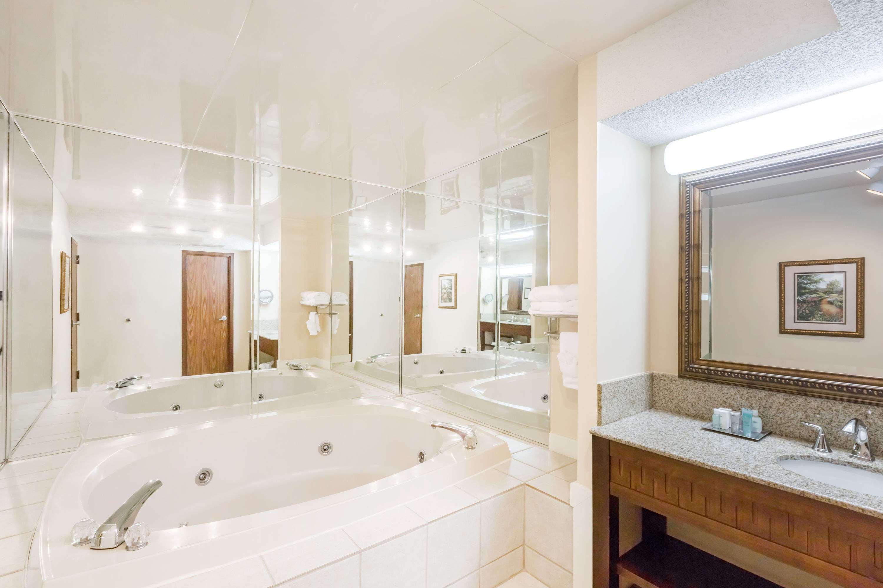 Wyndham Riverfront Hotel Little Rock Esterno foto