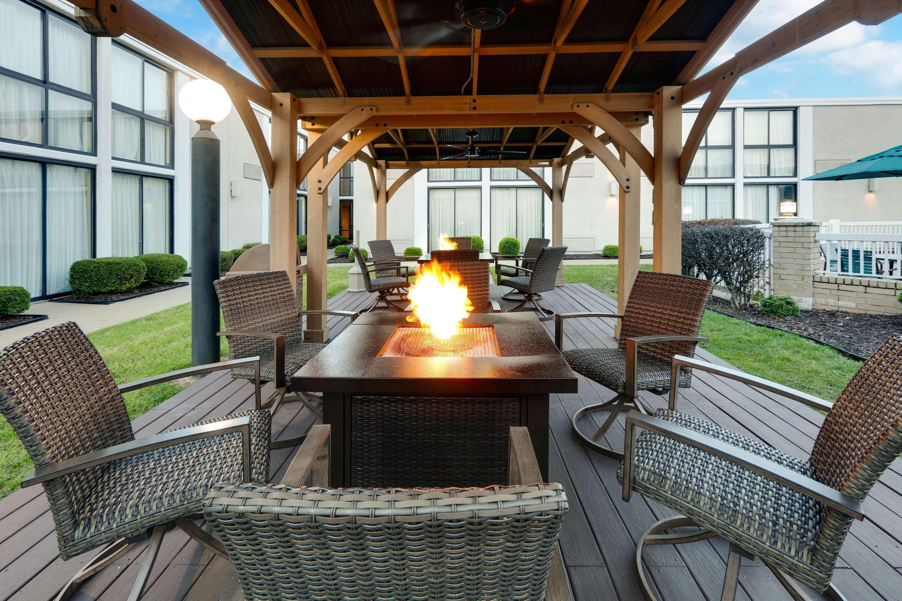 Wyndham Riverfront Hotel Little Rock Esterno foto