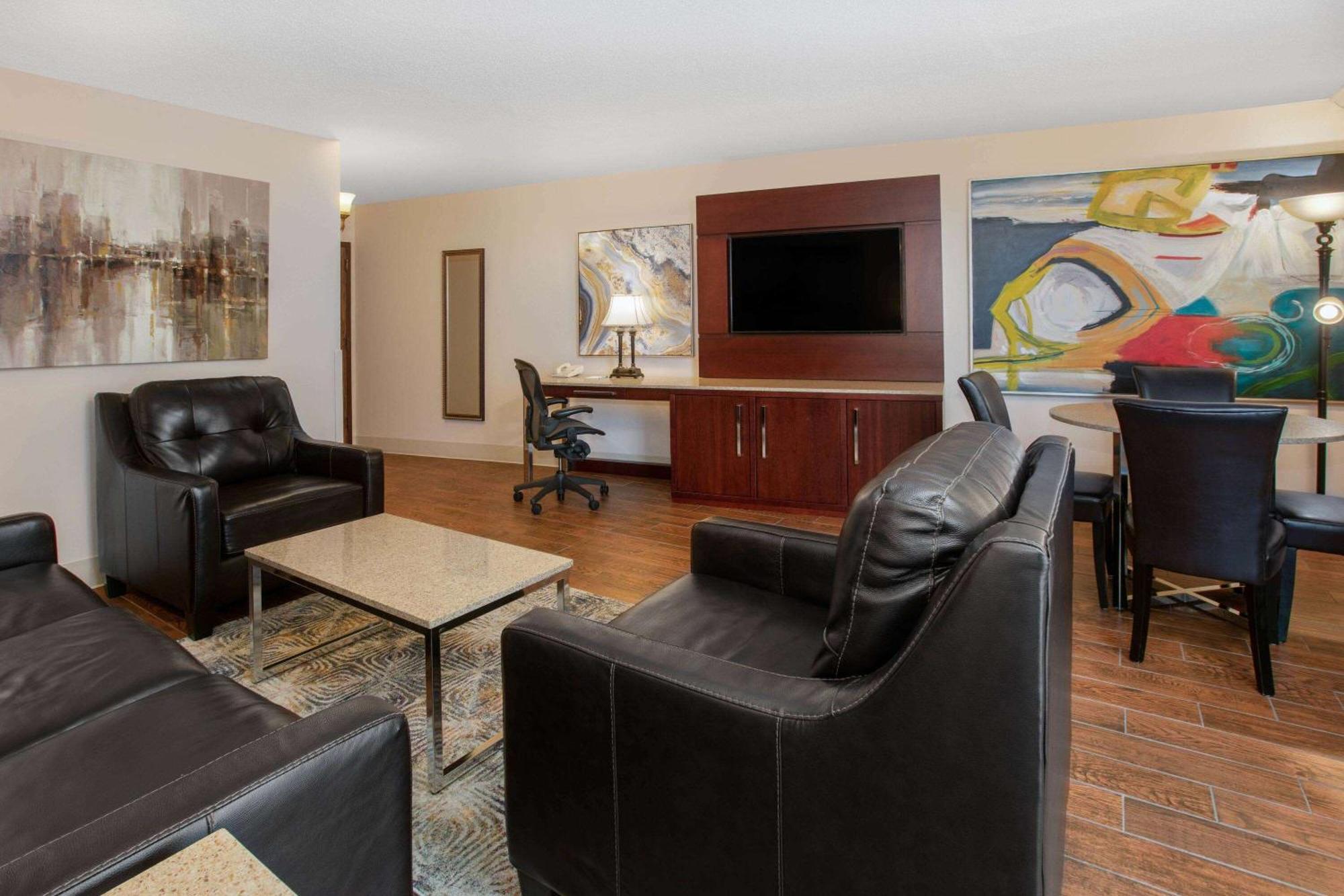 Wyndham Riverfront Hotel Little Rock Esterno foto